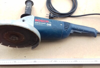 Location Meuleuse 230mm Bosch à Varzay